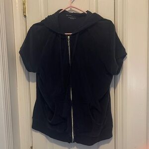 navy Short-Sleeve Zip Hoodie with matching capri oants